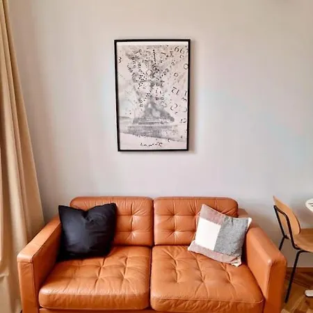 Stylish Near Dejvicka Metro Station Appartement Praag