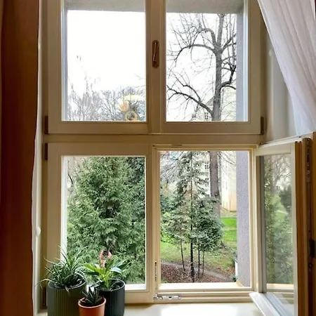 Stylish Near Dejvicka Metro Station Praag
