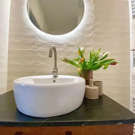 Stylish Near Dejvicka Metro Station Apartment