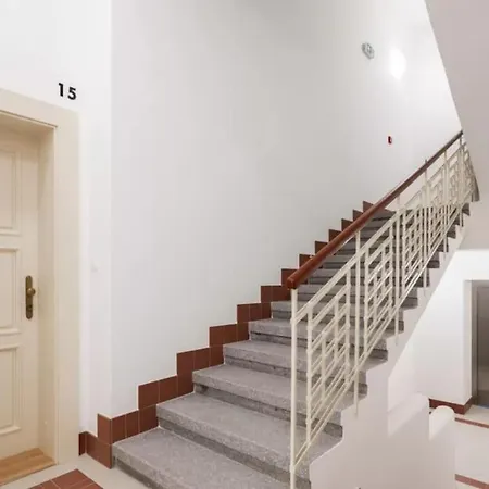 Apartment Stylish Near Dejvicka Metro Station Prag