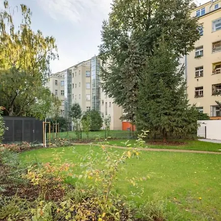 Apartment Stylish Near Dejvicka Metro Station Prag